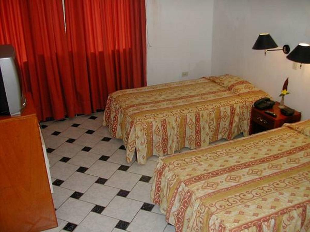 Hotel Don Carlos Puerto Maldonado Zewnętrze zdjęcie